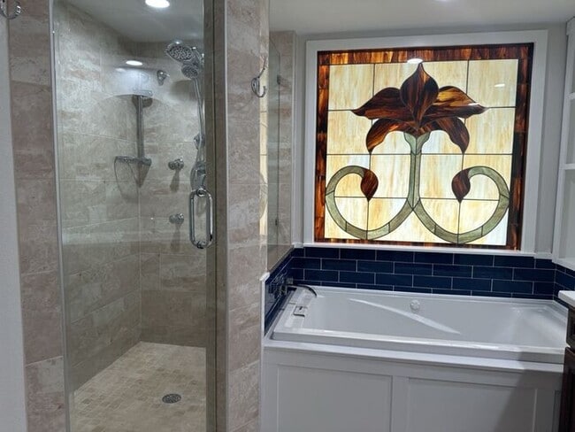 Building Photo - CARROLLWOOD VILLAGE REMODELED TOWNHOUSE