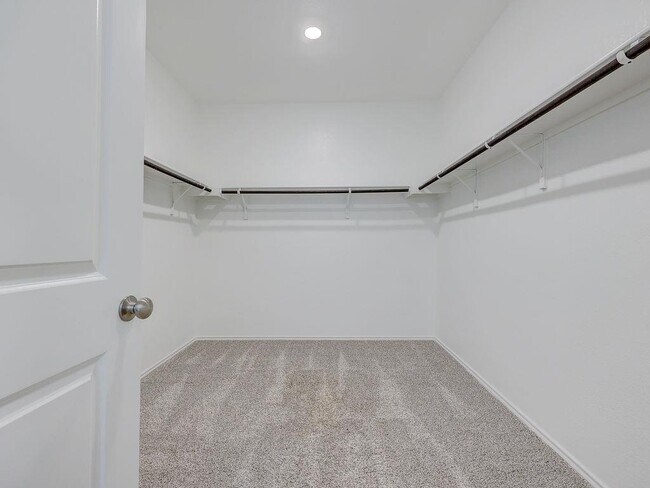 Building Photo - 1629 Brueggerhoff Rd
