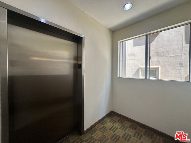 Building Photo - 8614 Burton Wy