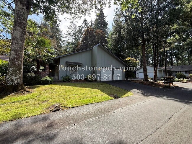 Building Photo - 13540 SW Hyland Park Ct