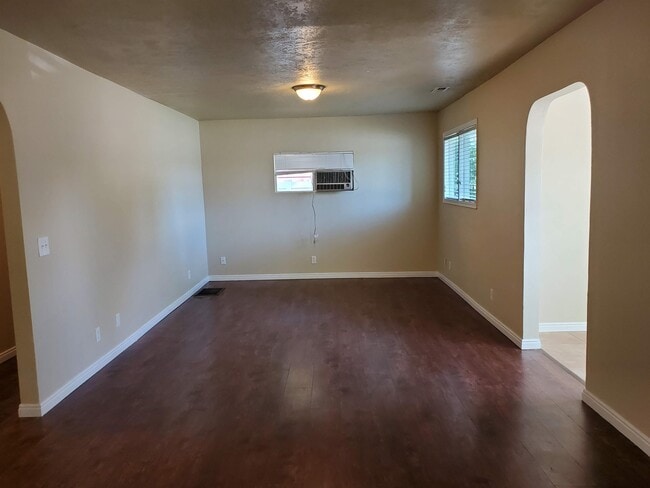 Building Photo - 66 W Oakland Ave