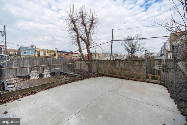 Building Photo - 2265 E Clearfield St