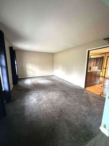 Building Photo - 1820 Perry Crossing Rd