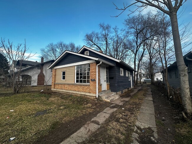 Primary Photo - 1 bed 1 bath House