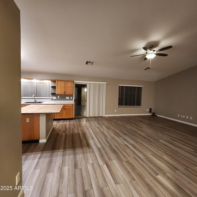 Building Photo - 14230 N 152nd Ln