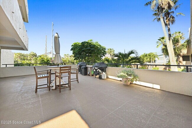 Building Photo - 1101 S Miramar Ave