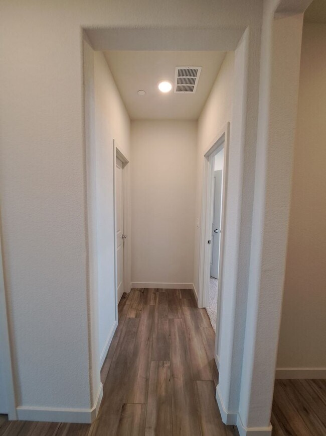 Building Photo - Beautiful, Almost New Home in Monte Verde ...