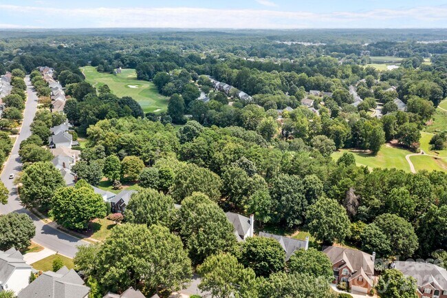 Building Photo - 12428 Willingdon Rd