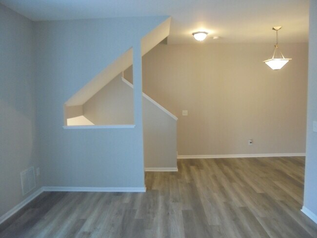 Building Photo - 1847 Grandview Pl