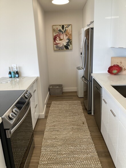 Building Photo - 2600 Pualani Way