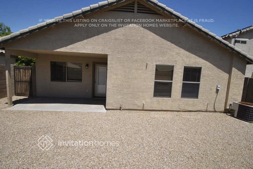 Building Photo - 12809 W Roanoke Ave