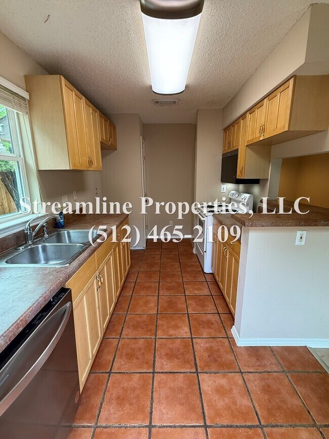 Building Photo - Charming 3 bedroom, 2 bath off Wells Branch
