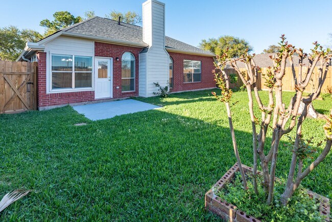 Building Photo - 5519 Imperial Grove Dr