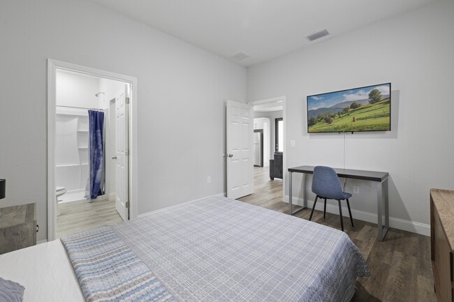 Building Photo - 1911 Lorna Ave