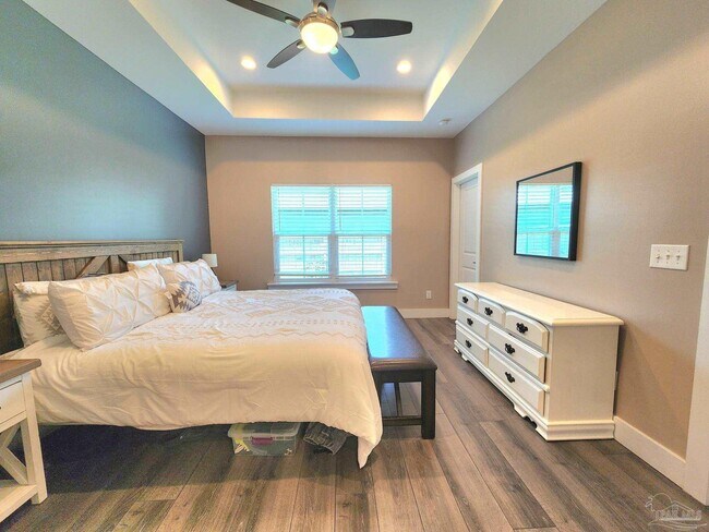 Building Photo - 1829 N 8th Ave