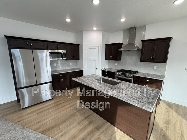 Building Photo - 835 SE Booth Ave