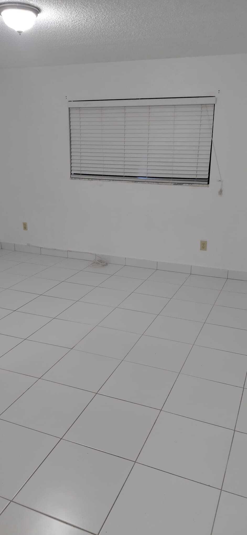 Building Photo - 140 NW 87th Ave