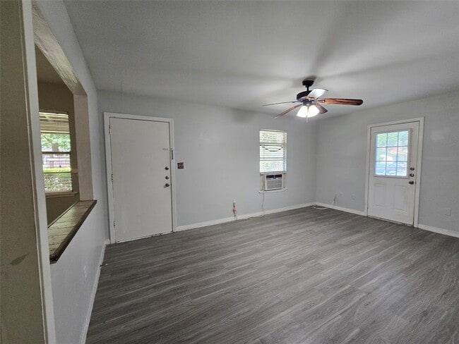 Building Photo - 4708 Red River St