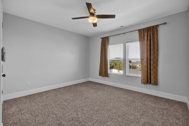 Building Photo - Luxury North Salt Lake Home with Mountain Views, Office & Fully Fenced Yard