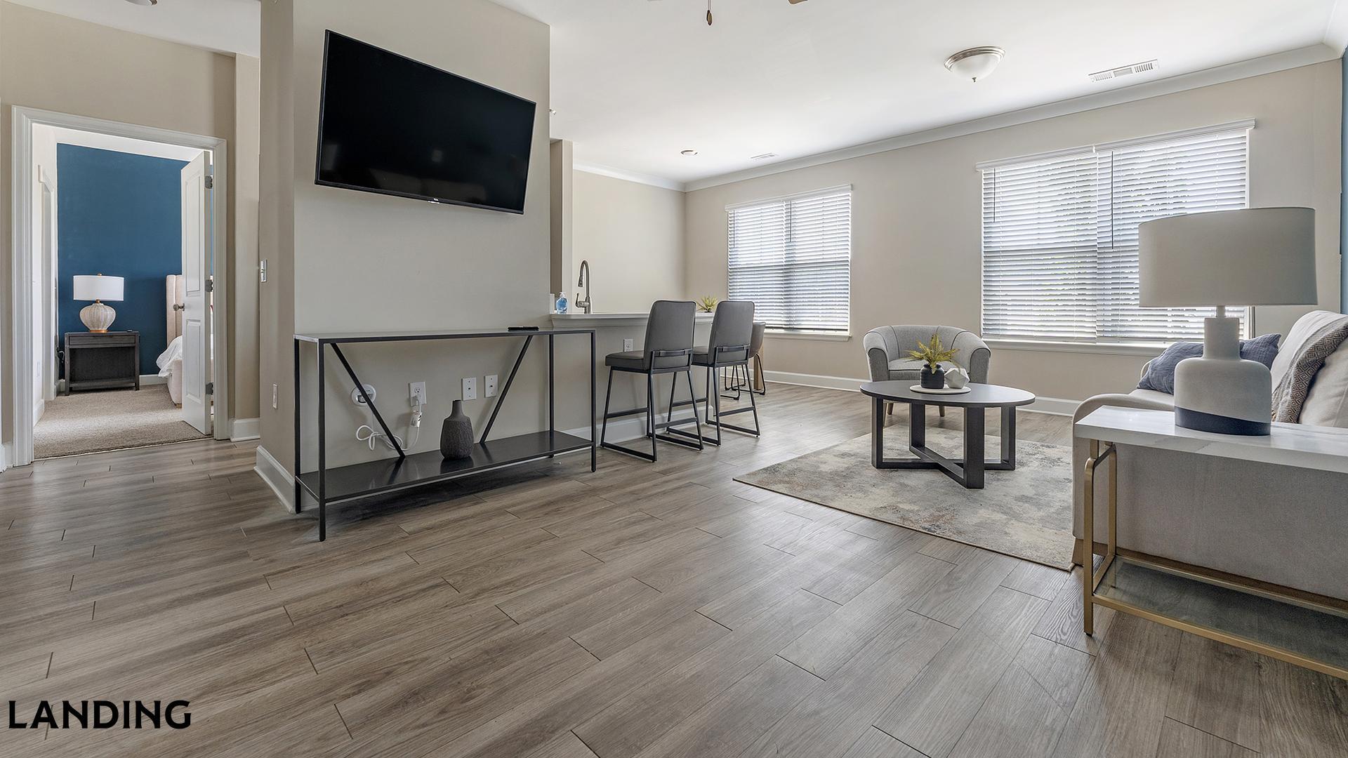 Building Photo - 195 N Creek Dr