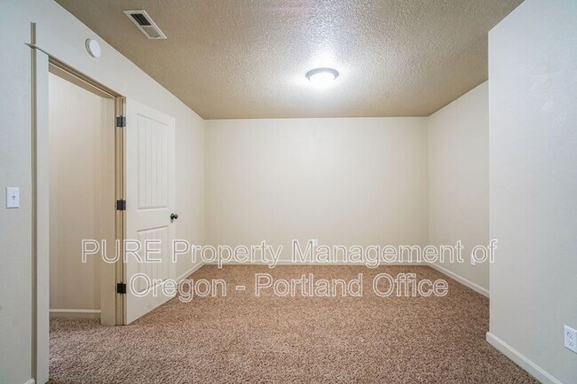 Building Photo - 18624 Van Fleet Ave