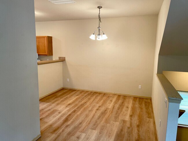 Building Photo - Charming Home in a Gated Tacoma Community – Minutes from JBLM!