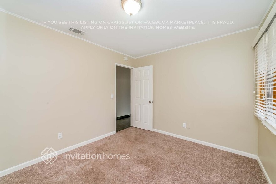 Building Photo - 1504 Cole Ave