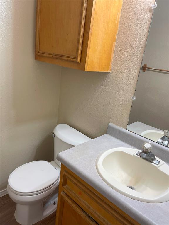 Building Photo - 2209 Creekside Ln
