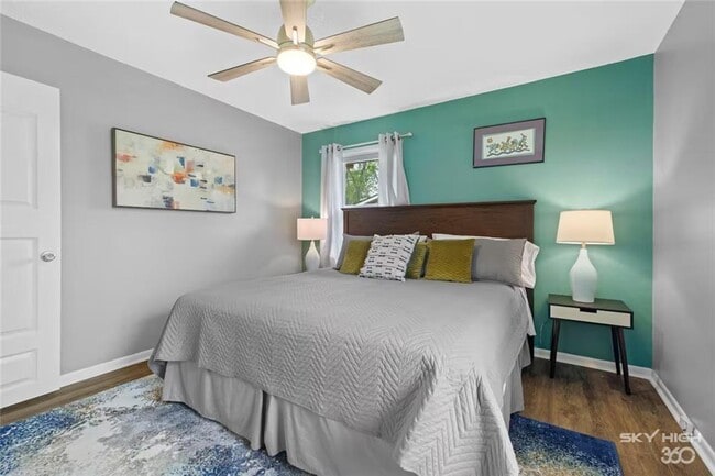 Building Photo - 110 SE 13th St