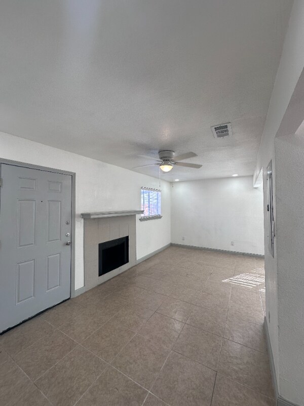 Building Photo - 4624 San Jacinto St