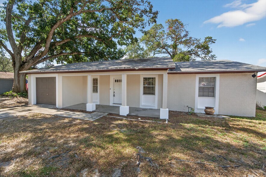 Building Photo - 1712 Village Ct