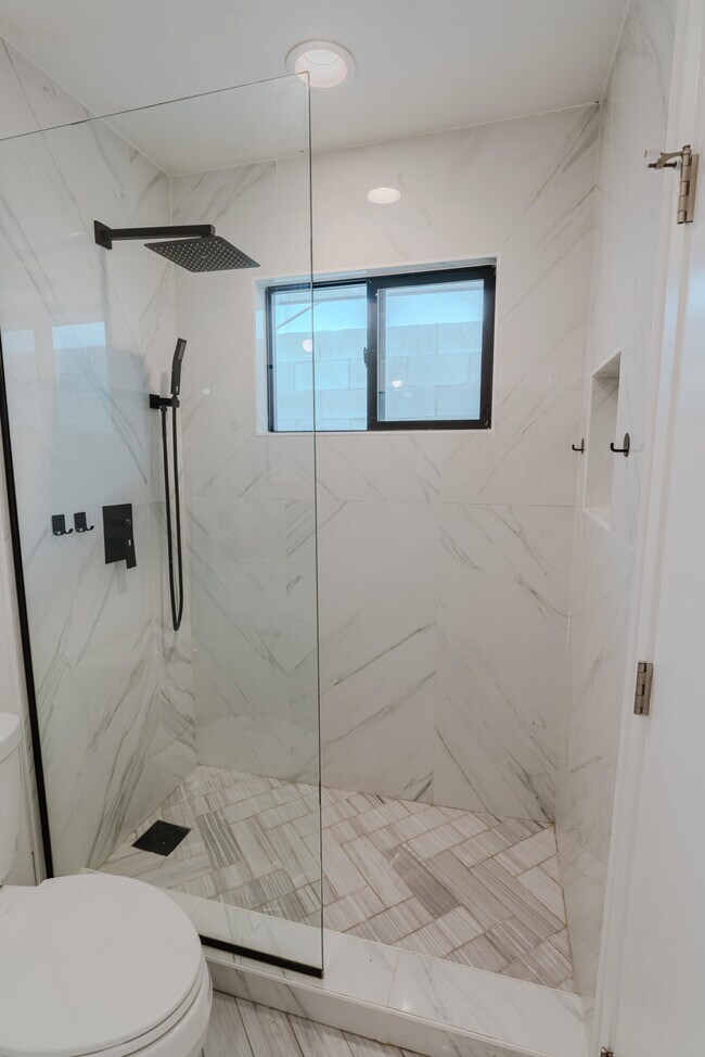 Building Photo - 52801 Avenida Alvarado