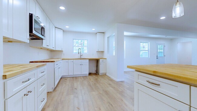Building Photo - 2506 Byington Beaver Ridge Rd