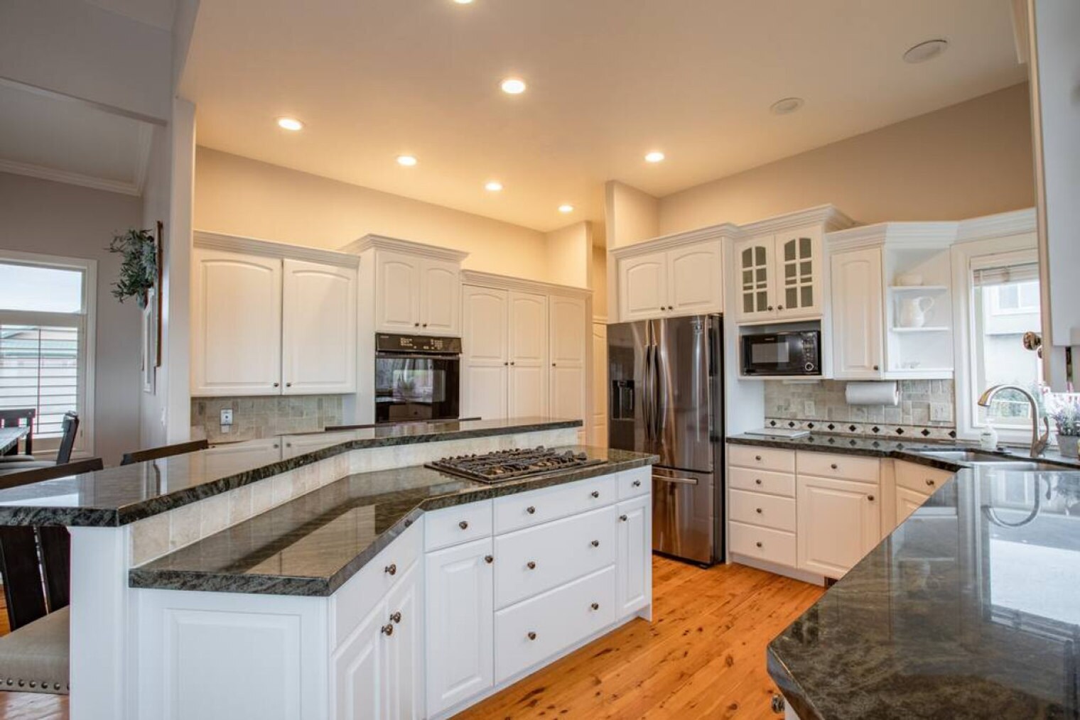 Building Photo - 678 Scenic Hills Dr