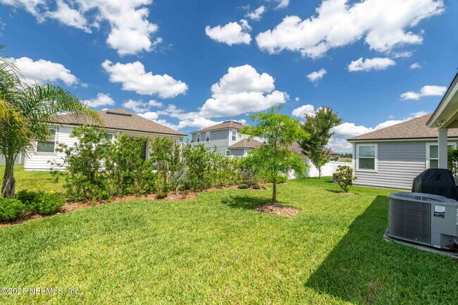 Building Photo - 121 Thistleton Wy