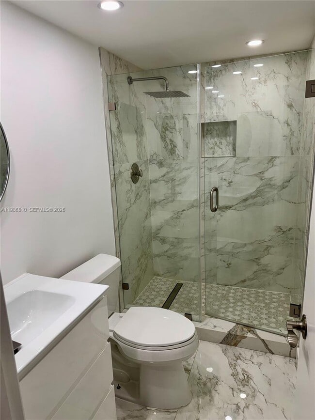 Building Photo - 600 NE 36th St