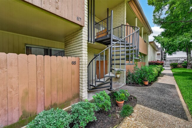 Building Photo - 7714 Renwick Dr