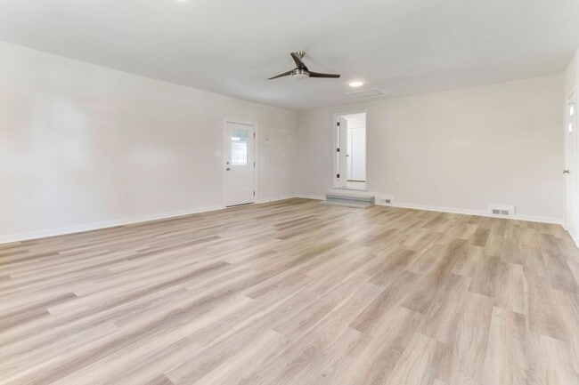 Building Photo - 1106 Bullard St