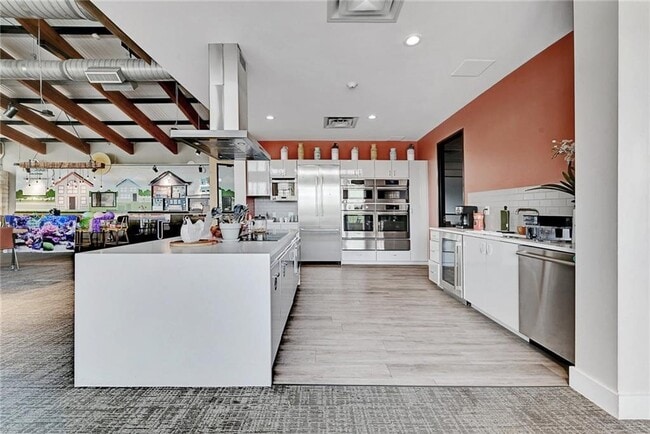 Building Photo - 16811 Radiant Dr