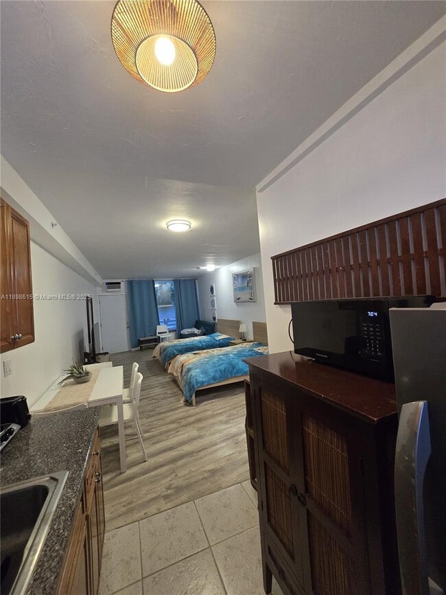 Building Photo - 1446 Ocean Dr