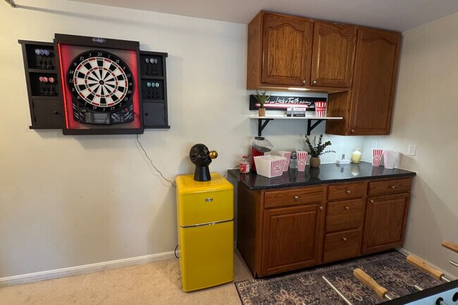 Building Photo - 9414 Grant Ave