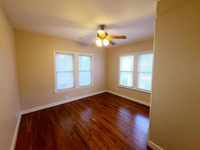 Building Photo - 6202 Goliad Ave