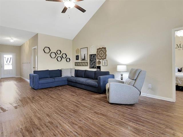 Building Photo - 3004 Parker Dr