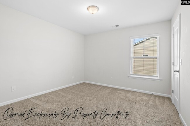Building Photo - 13 Spinney Ct