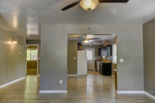 Building Photo - Home for Rent in Prescott!  - Alley Parking