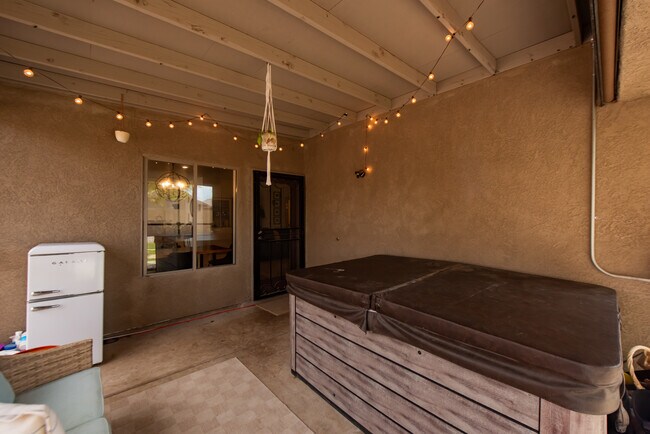 Building Photo - 4540 Jojoba Ave