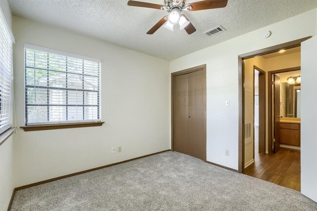 Building Photo - 2504 Howellwood Wy