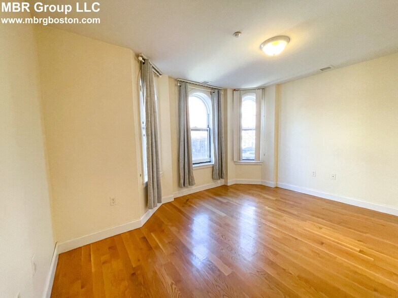 504 - 95 Westland Ave