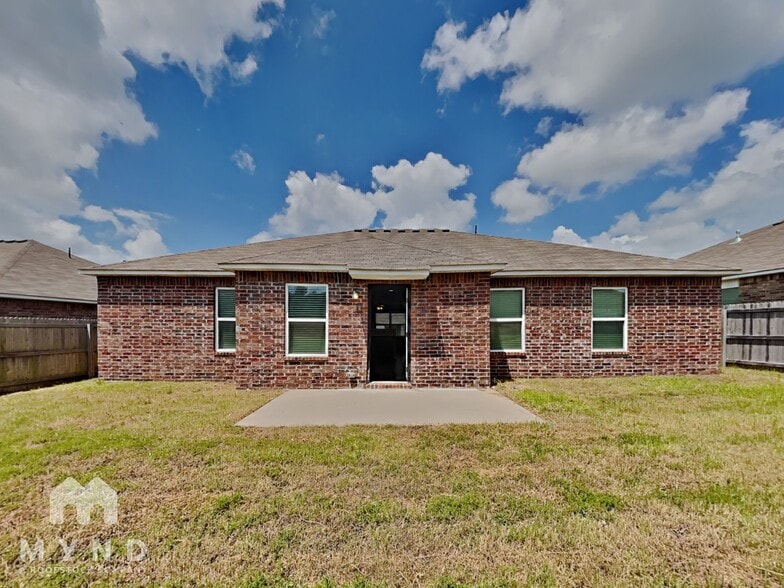 Building Photo - 3631 S 151st E Ave