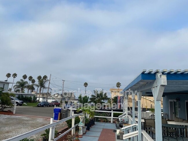 Building Photo - 934 S Myers St